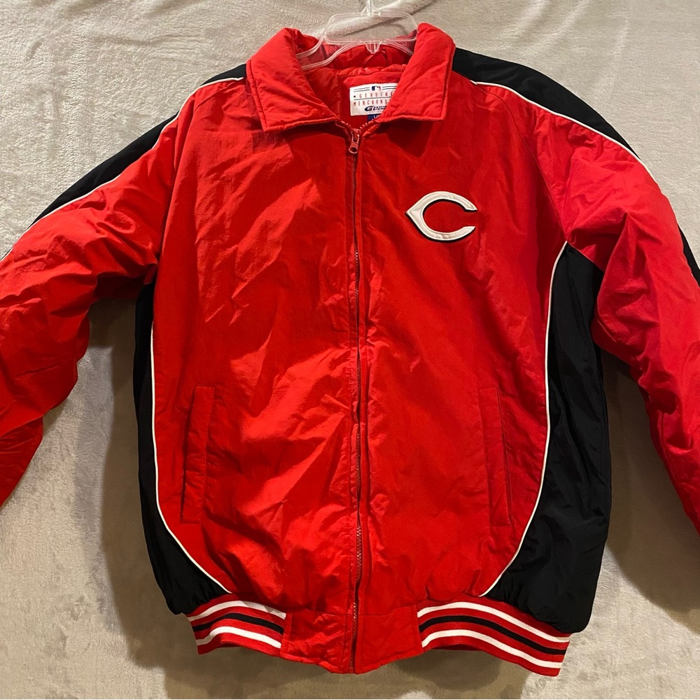 Cincinnati Reds Coat Men’s Large Red Full Zip Quilted Lining Stitched Spellout